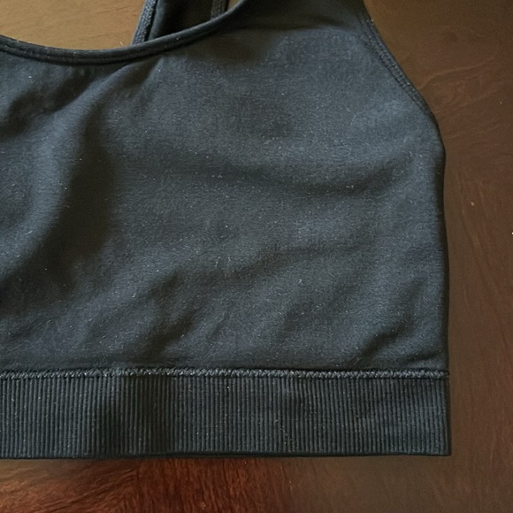 Sport bra With Removable Pads Color Black Label Unclear Size Medium - Picture 8 of 11